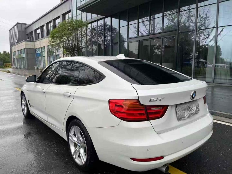 常德16年宝马3系8