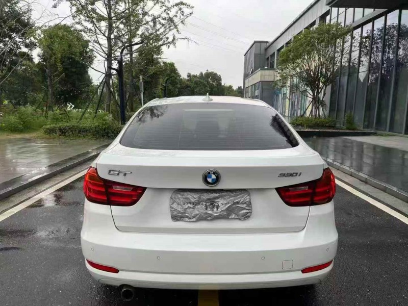 常德16年宝马3系9