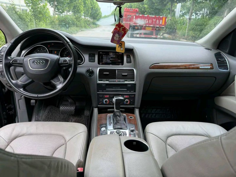 徐州12年奥迪Q77