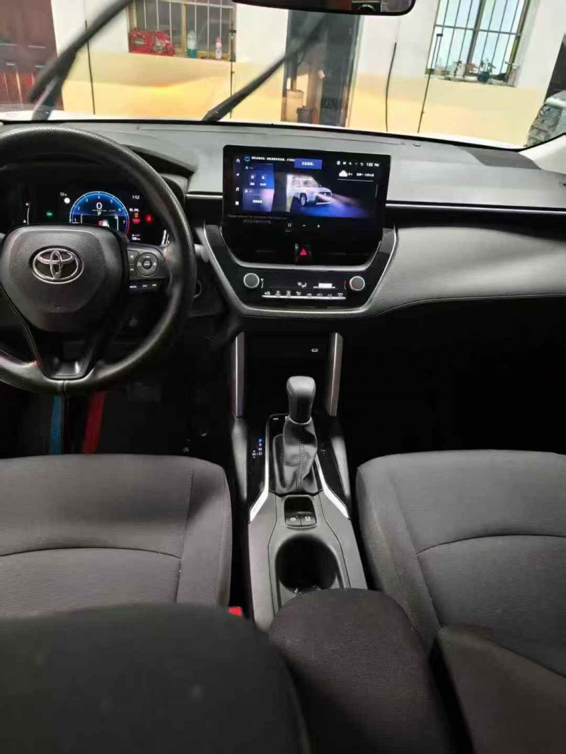 西安24年丰田锐放5