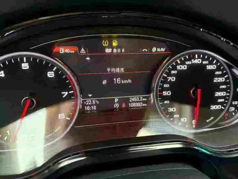 济宁16年奥迪A8L3