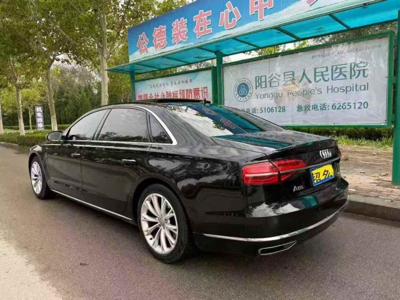 济宁16年奥迪A8L8