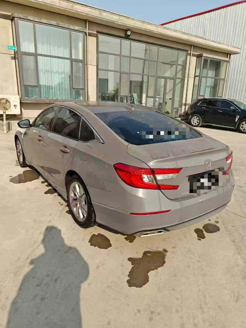 临沂21年本田雅阁8