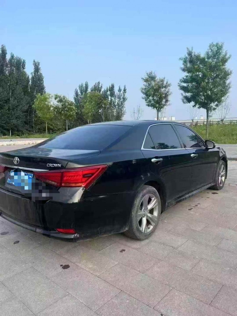 济南17年丰田皇冠7