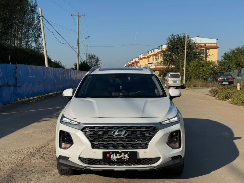 青岛21年现代新胜达1