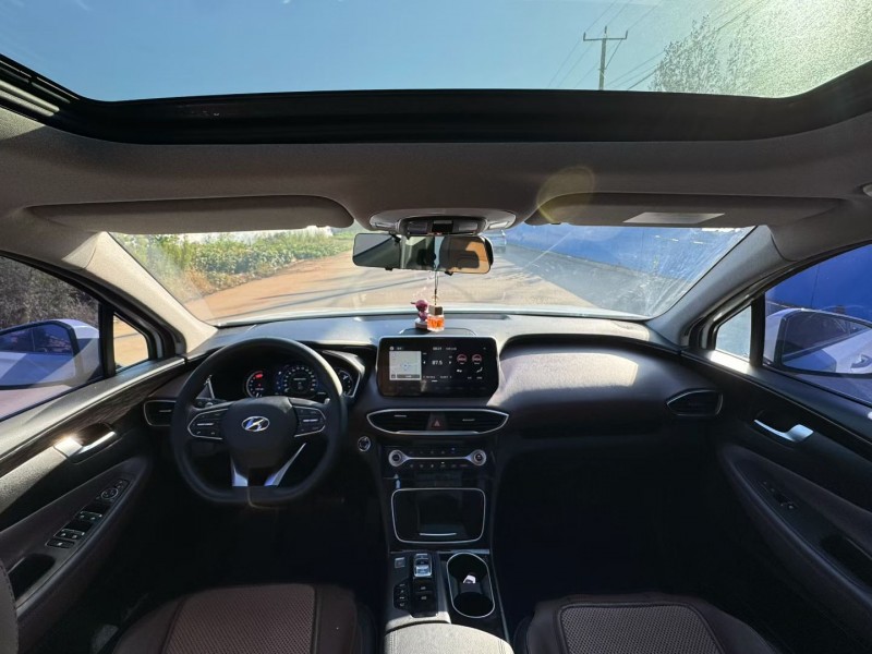 青岛21年现代新胜达4