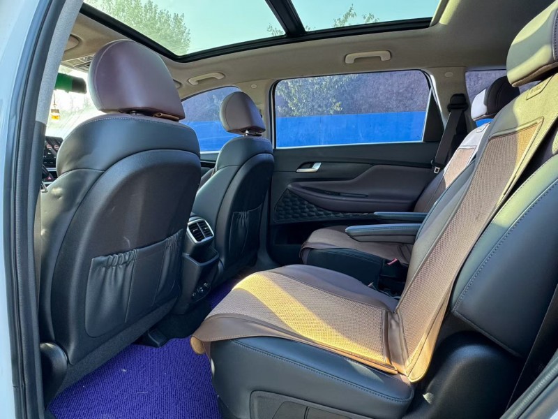 青岛21年现代新胜达5