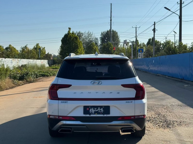 青岛21年现代新胜达9