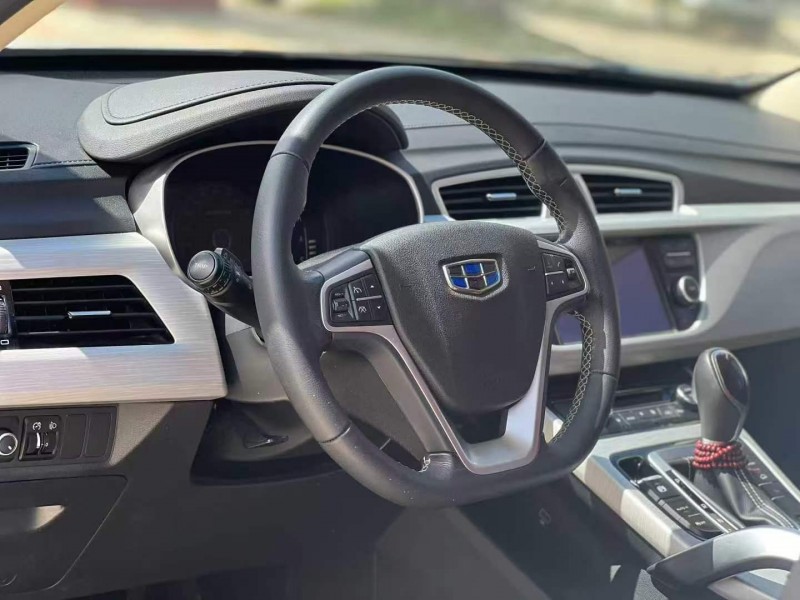 汕头19年吉利博越5