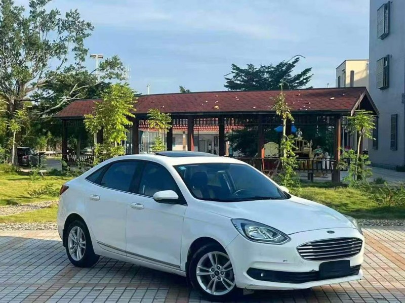 汕头19年福特福睿斯2