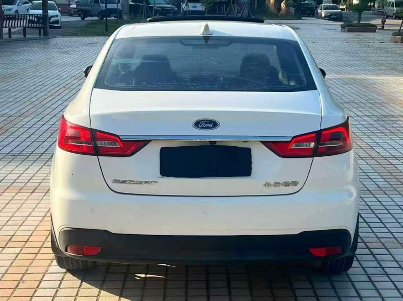 汕头19年福特福睿斯9