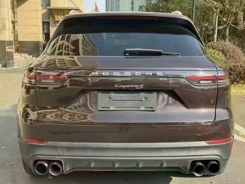 长沙19年保时捷卡宴8