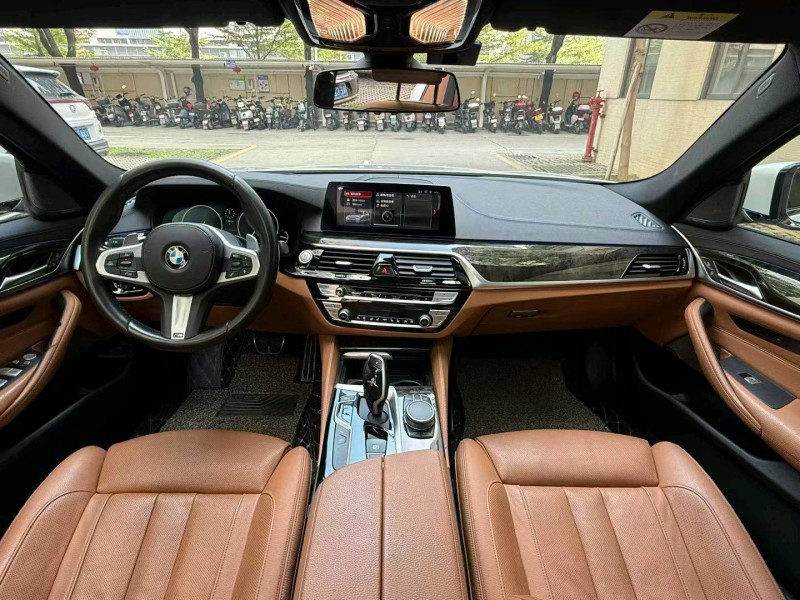 徐州20年宝马5系8