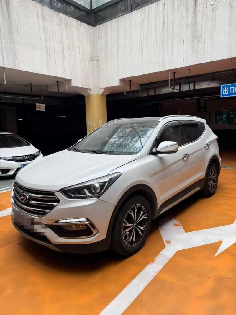 呼和浩特18年现代新胜达5