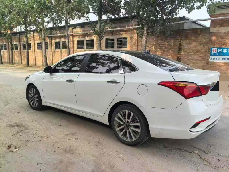 保定20年现代名图5