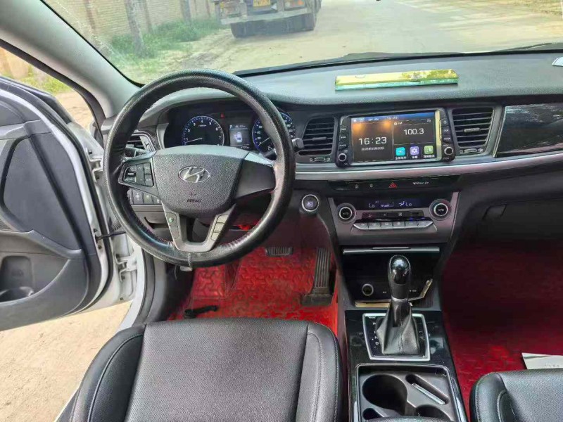 保定20年现代名图8