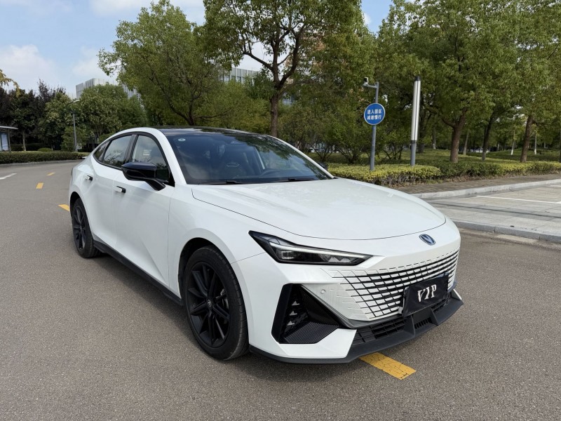 盐城25年长安汽车UNI3