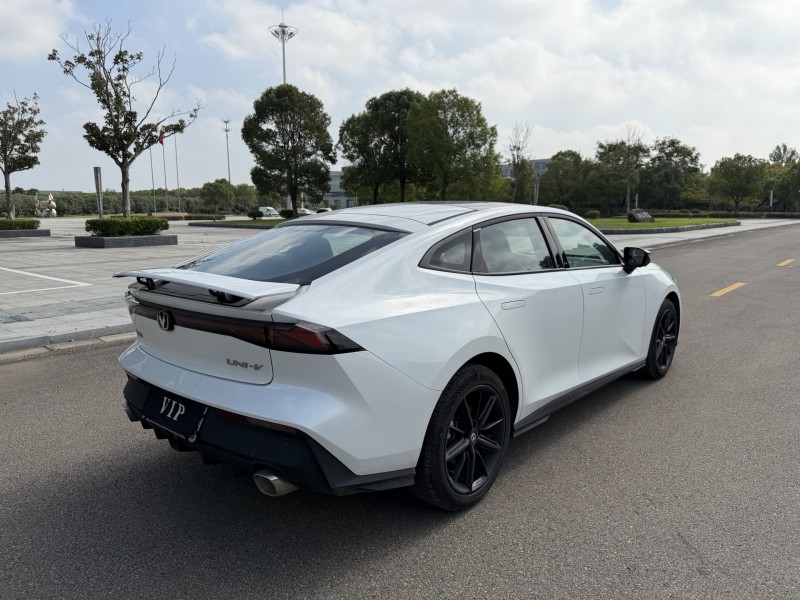 盐城25年长安汽车UNI7