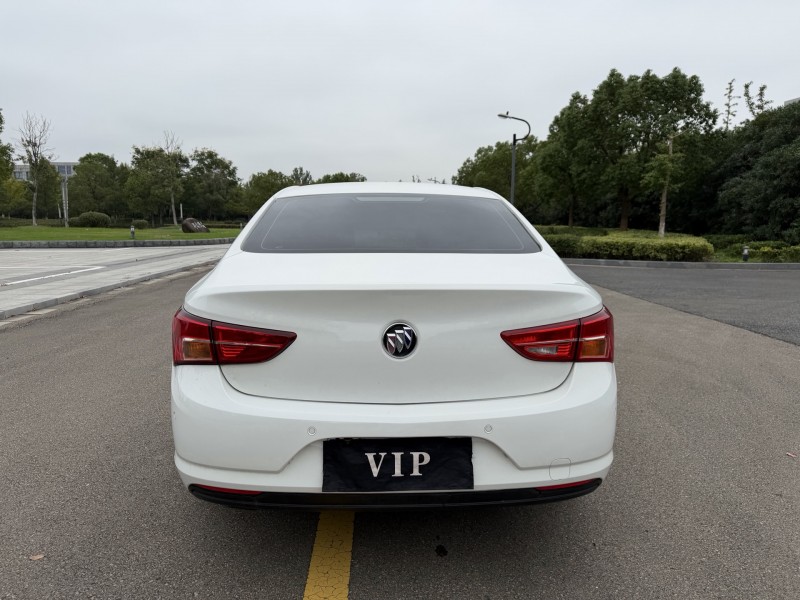 盐城18年别克威朗9