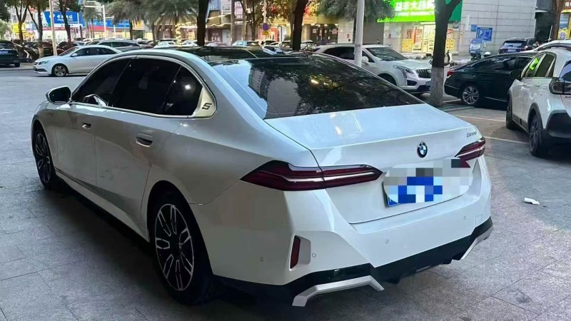 深圳24年宝马5系8