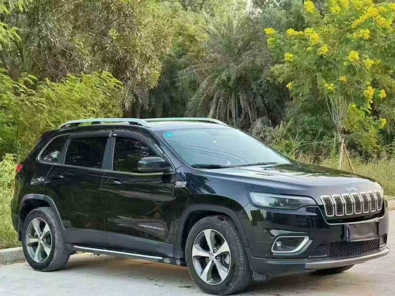 佛山19年Jeep自由光2