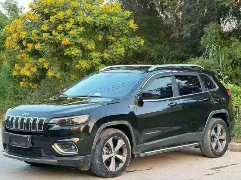 佛山19年Jeep自由光3