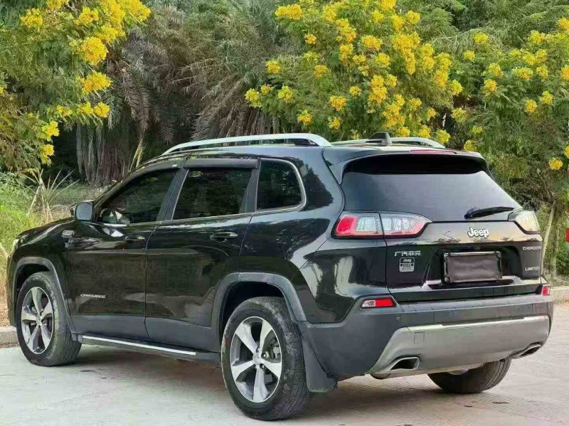 佛山19年Jeep自由光7