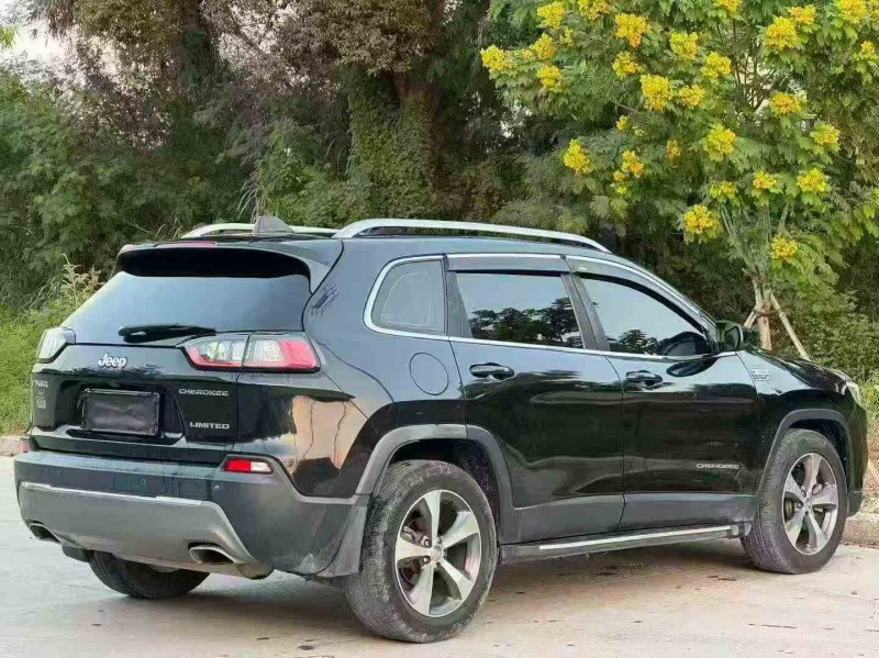 佛山19年Jeep自由光8