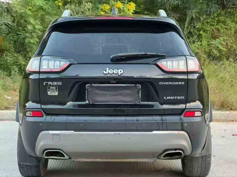 佛山19年Jeep自由光9