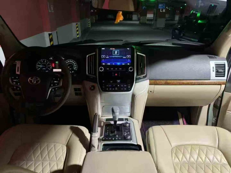 丽江15年丰田兰德酷路泽3