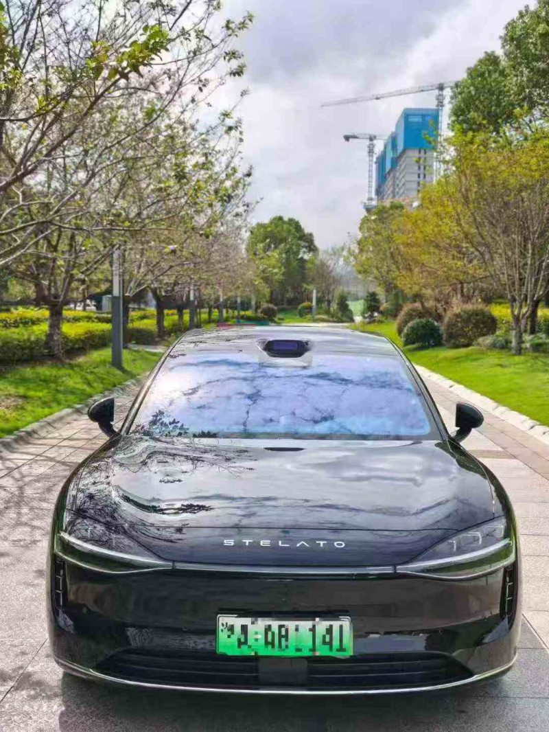 金华25年华为智选享界1