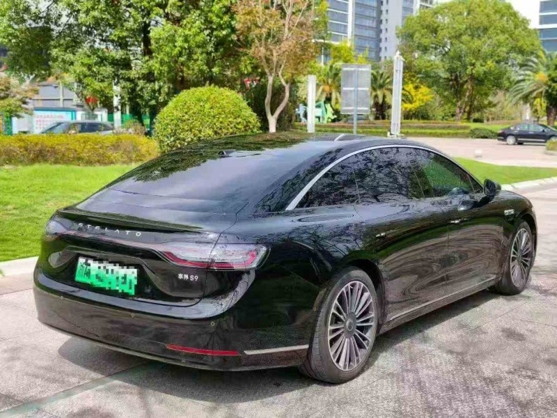 金华25年华为智选享界8