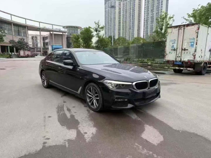 衢州19年宝马5系3