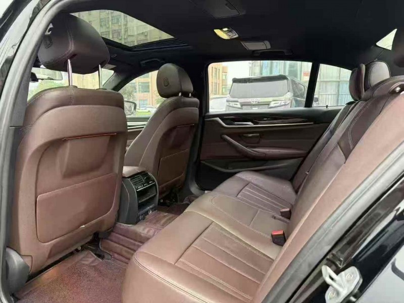 衢州19年宝马5系4