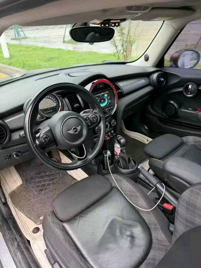成都18年MINICooper5