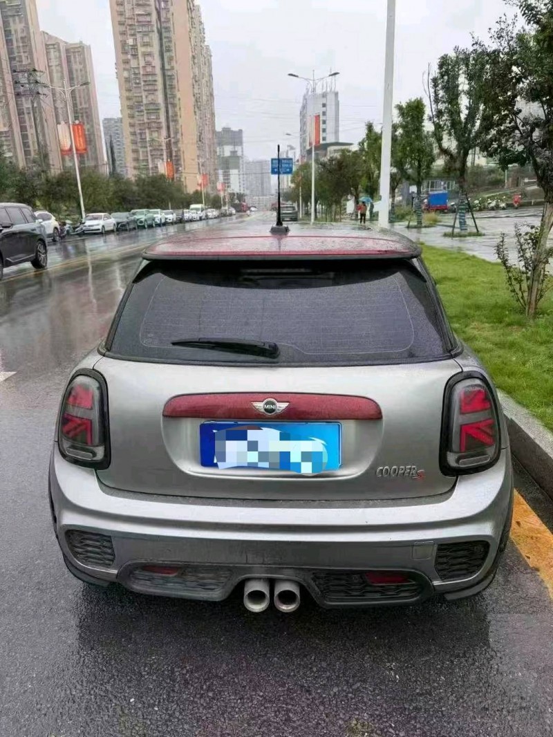 成都18年MINICooper7