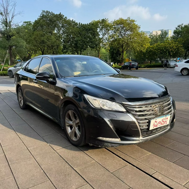 佛山16年丰田皇冠2