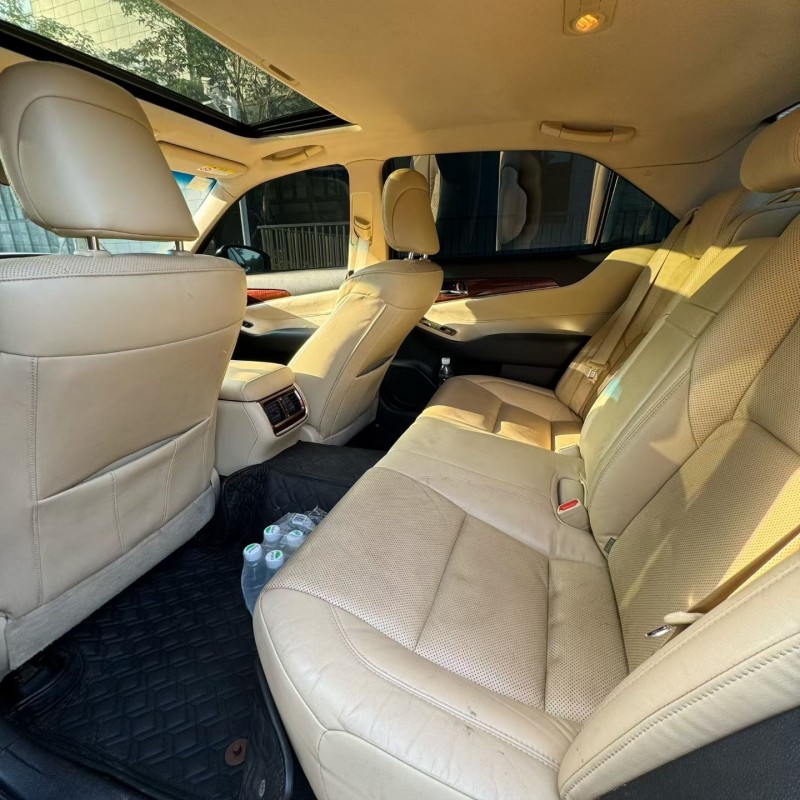 佛山16年丰田皇冠6