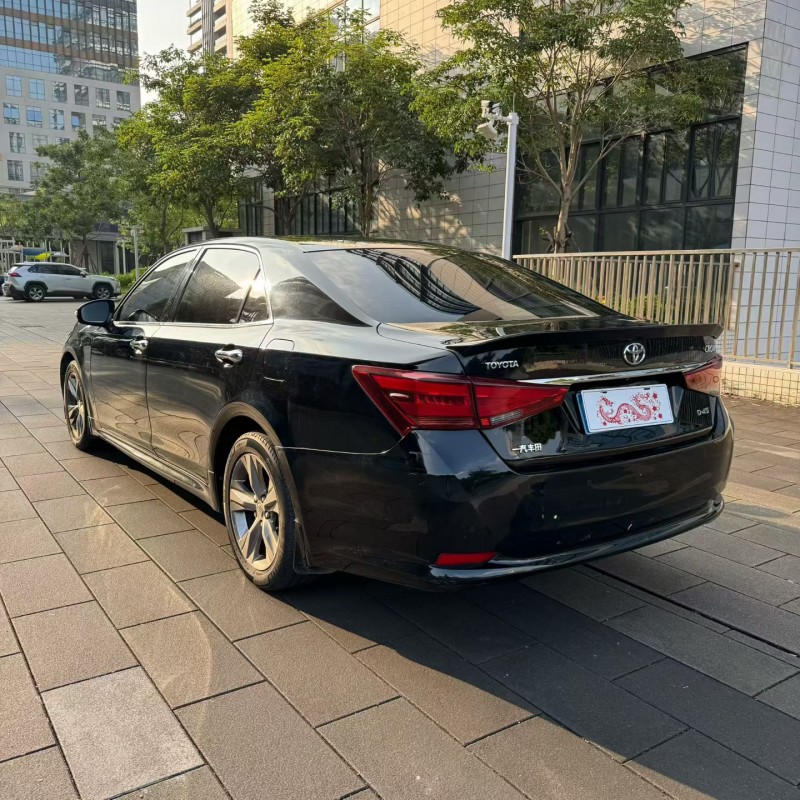 佛山16年丰田皇冠7