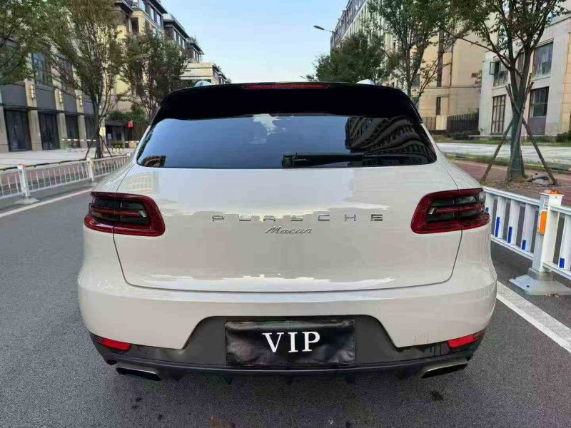 绍兴18年保时捷Macan8
