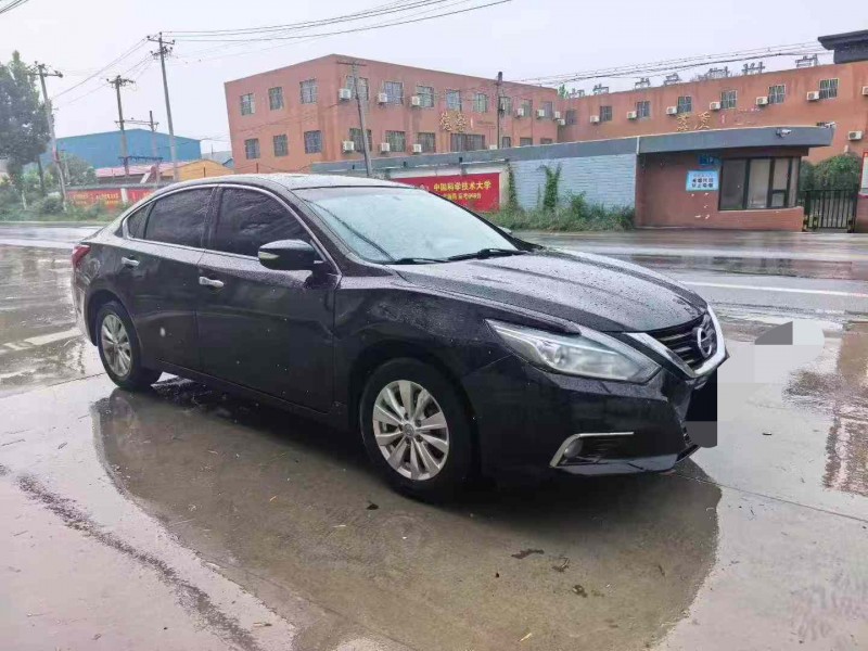 保定17年日产天籁5