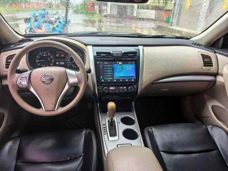 保定17年日产天籁6