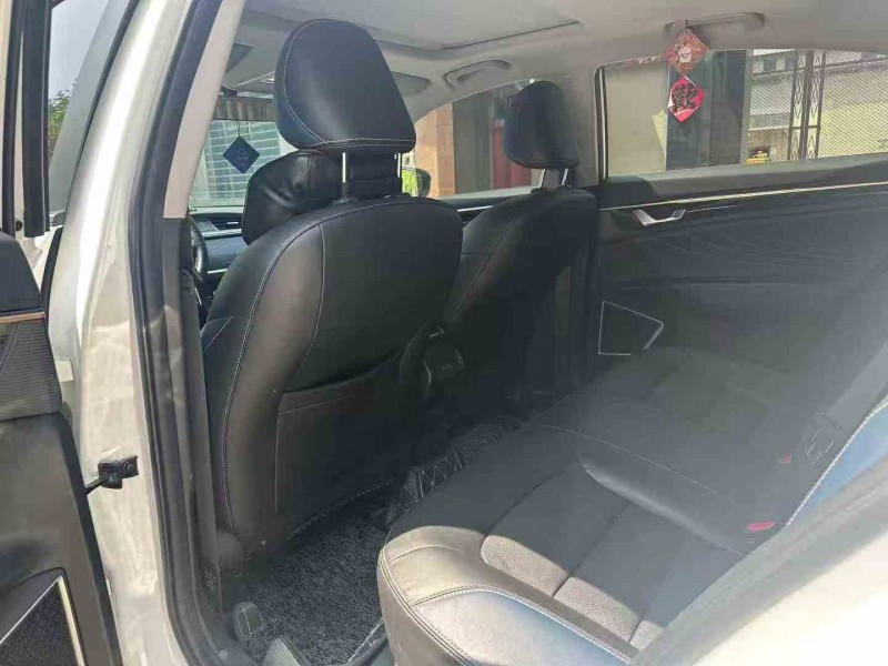 保定21年吉利帝豪8