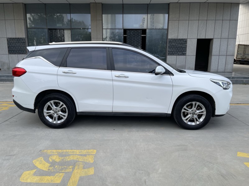 济宁17年哈弗M69