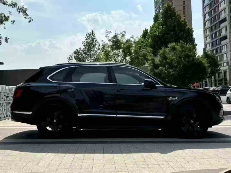 徐州19年宾利添越7