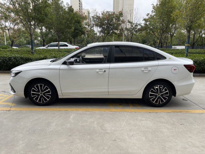 济宁22年荣威i58