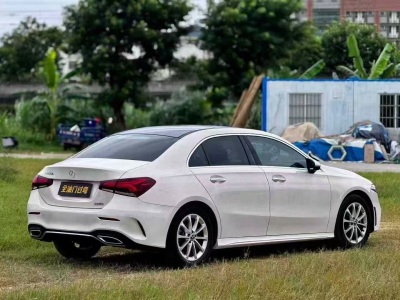 广州22年奔驰A4