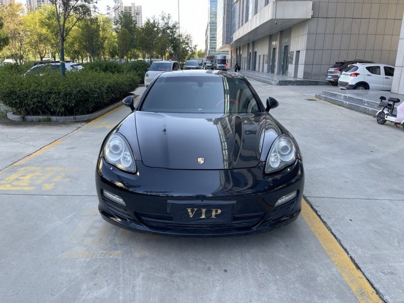 济宁11年保时捷帕拉梅拉1