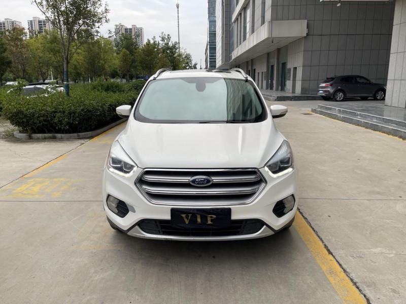 济宁17年福特翼虎1