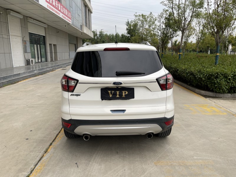 济宁17年福特翼虎9